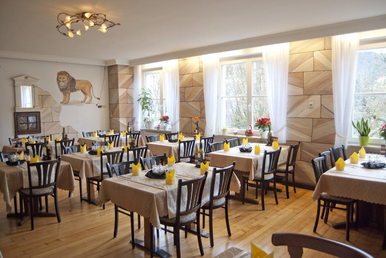 Gasthaus Zum Loewen - Restaurant Akropolis Hausach Extérieur photo